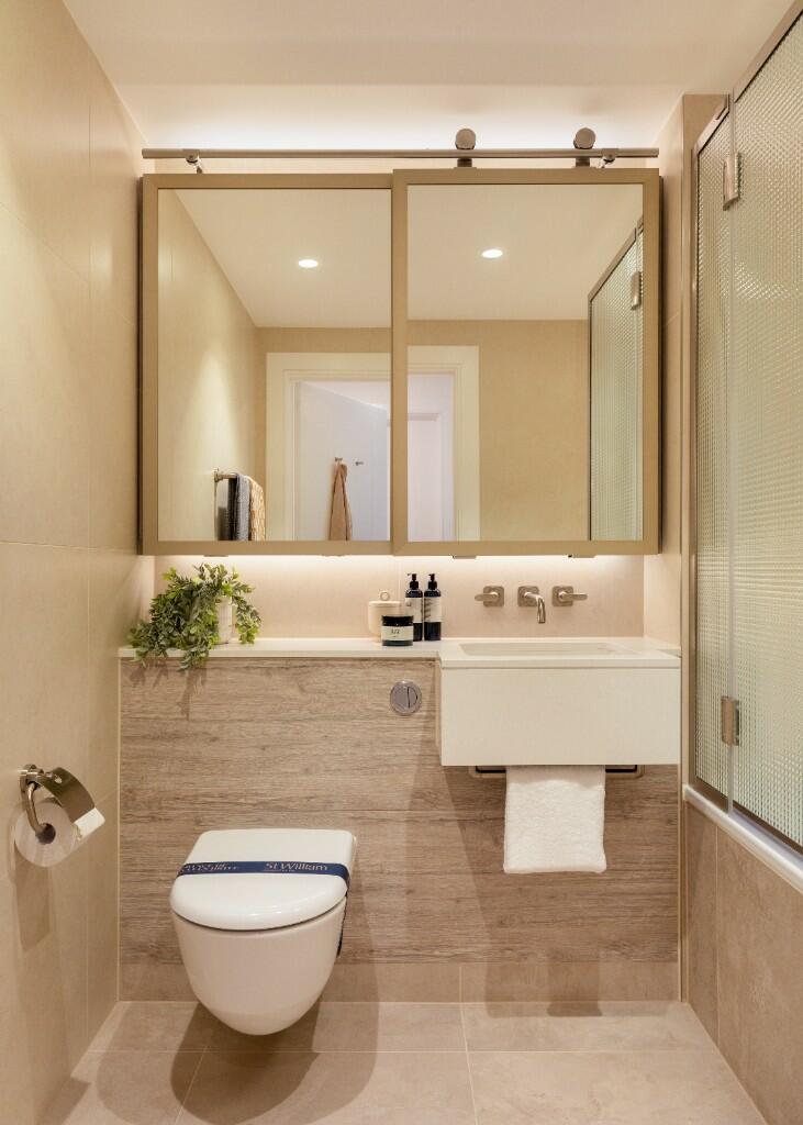 Main bathroom