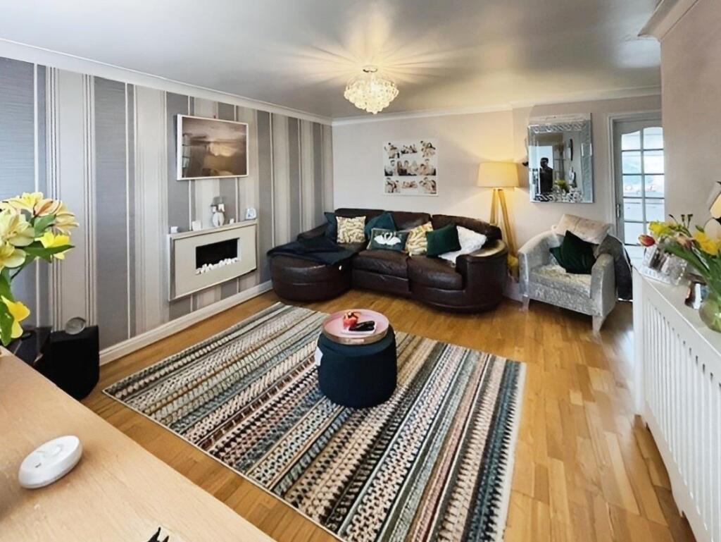 52592aed-Lounge 202.jpg