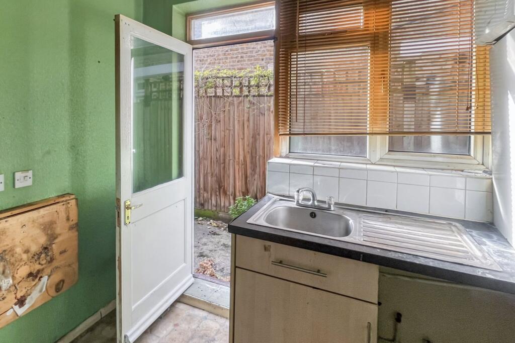 Ground Floor Flat, 15 Azof Street, Greenwich, London SE10 0EG