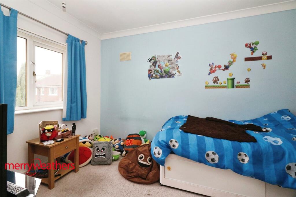 REAR BEDROOM