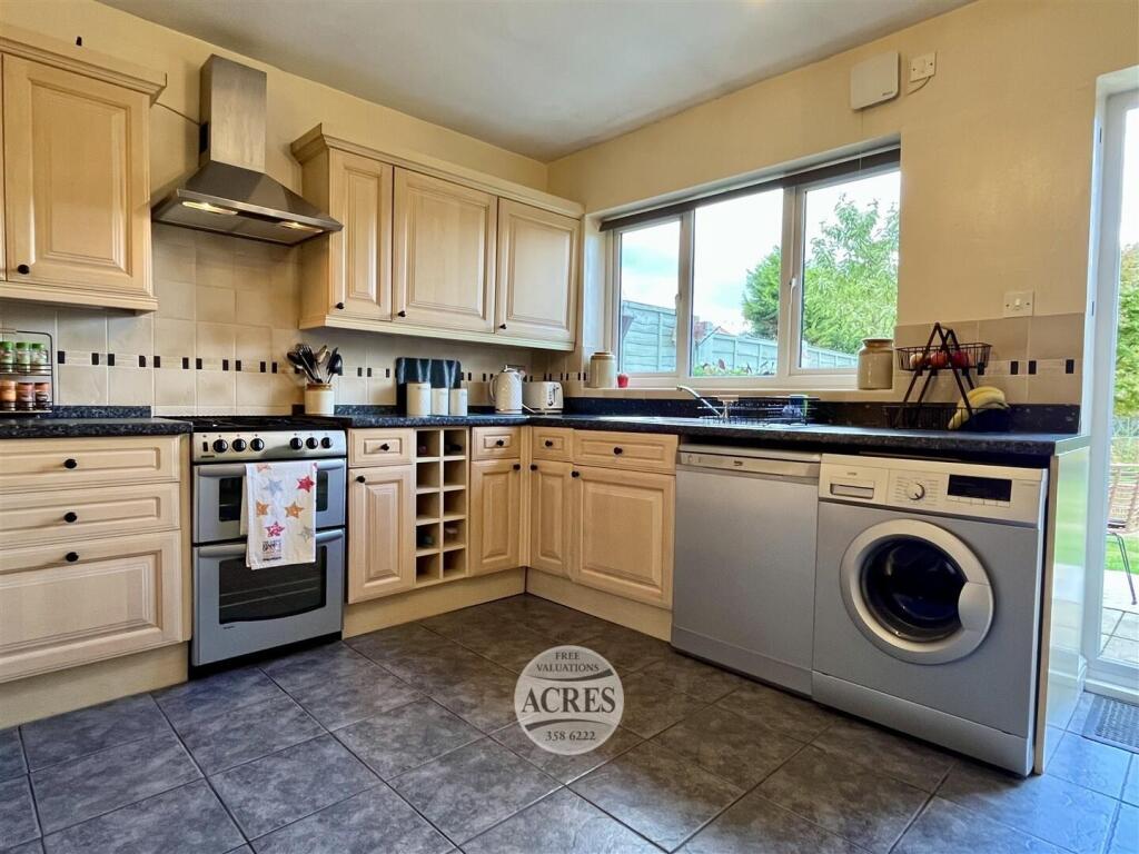 image00011 (Large).jpg