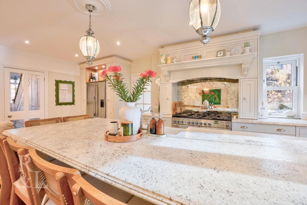 89 Burton Road (36).jpg