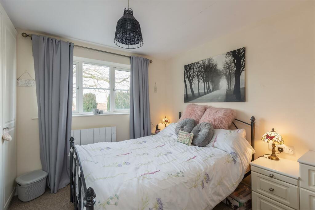 Orwell Cottage Bedroom 1-2.jpg