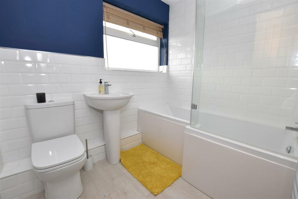 Bathroom.JPG