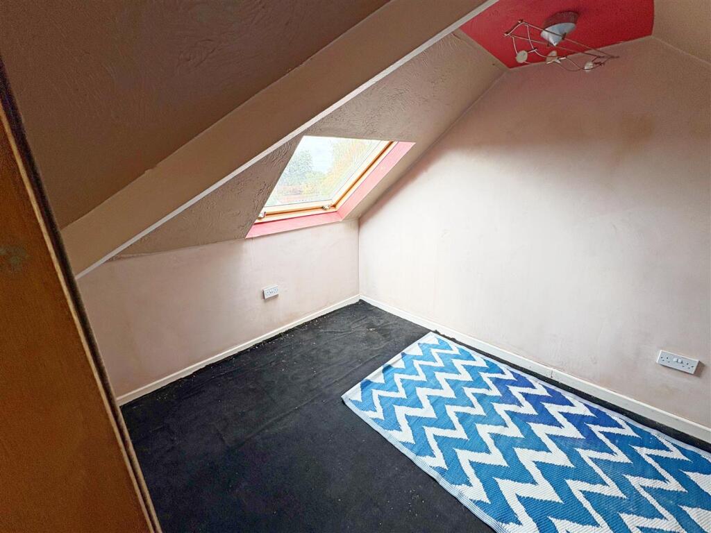 Bedroom 5 (1).jpg