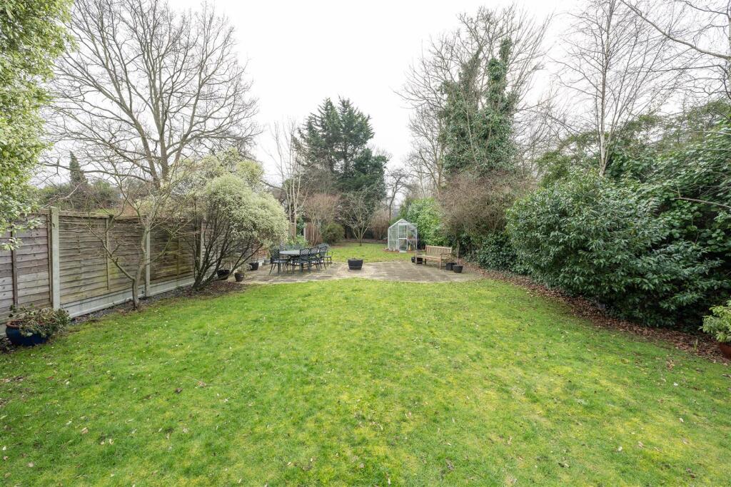Chingford Avenue E4