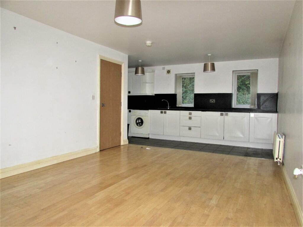 StationMews2lnge2.JPG