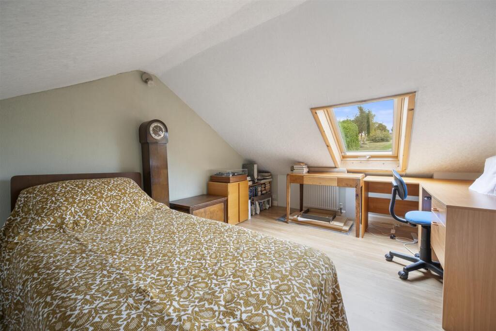 Saxton Mee Edgestones 0020.jpg