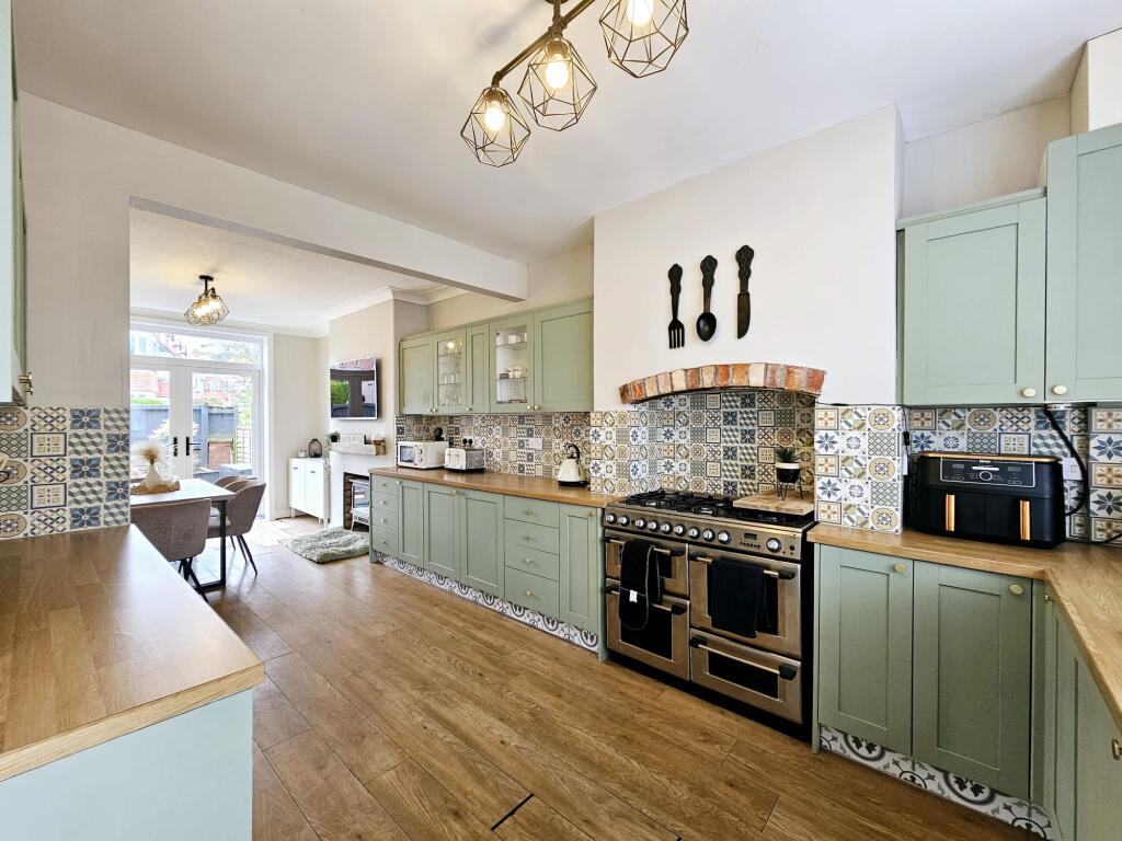 8dd577ea-9a0b-4684-9770-54c4b4ab28e6