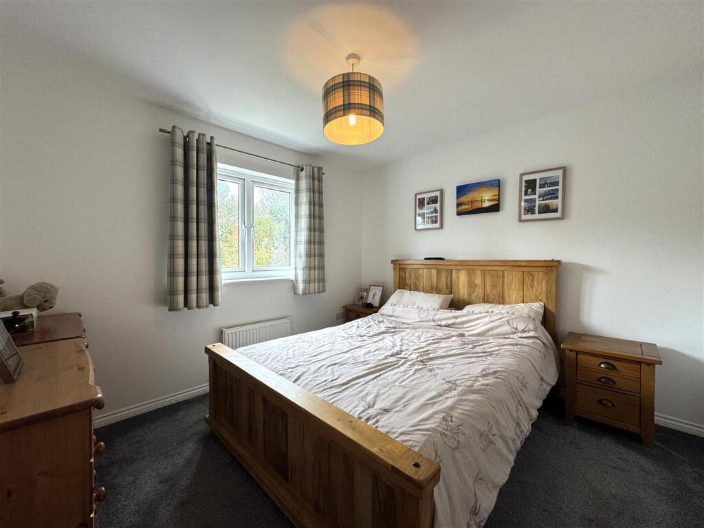BEDROOM 1.JPG