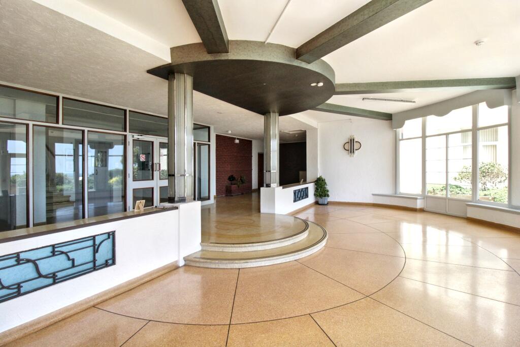 Flat 9B Oulton Hall, 79 Marine Parade East, Clacton-on-Sea, CO15 6JU