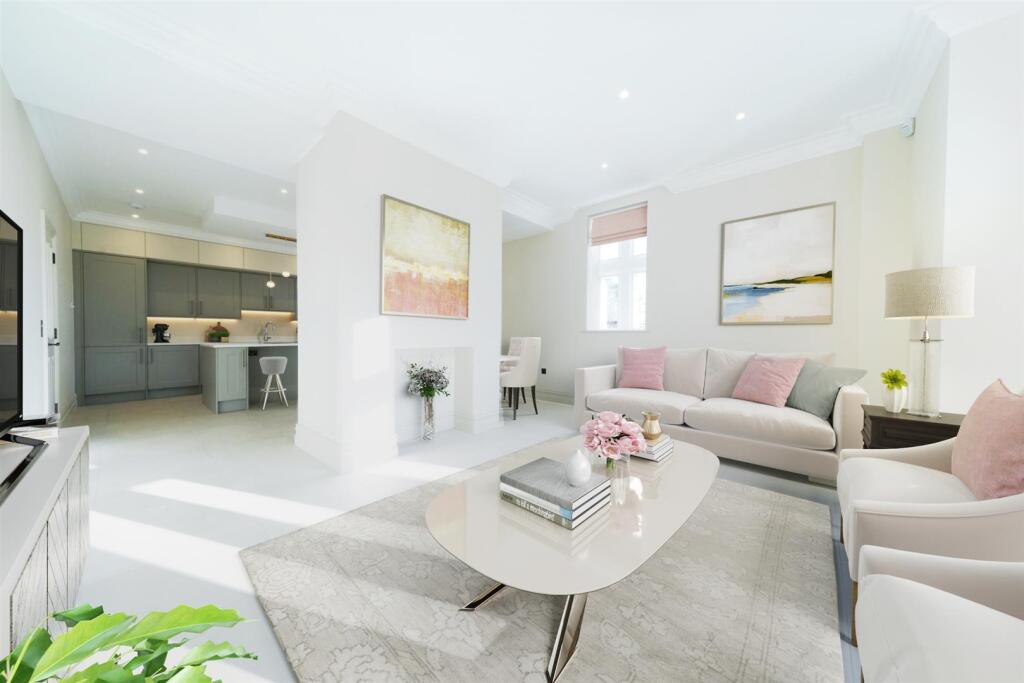 Plot 4_Living_Kitchen_v2.jpg