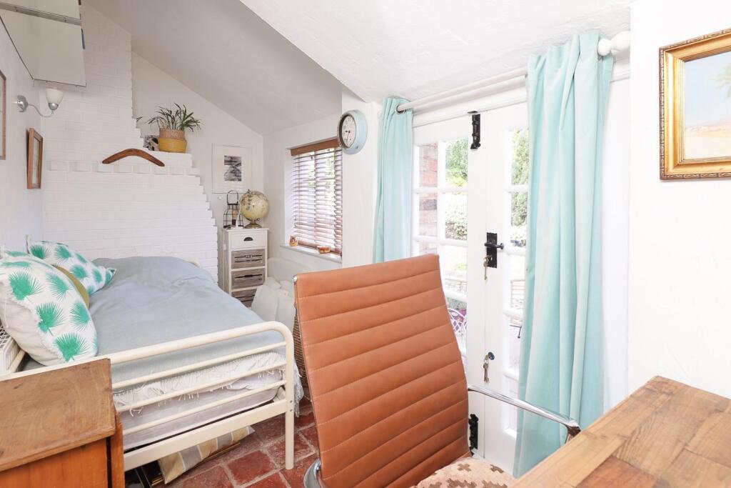 18 Southam Road CV22-14.jpg