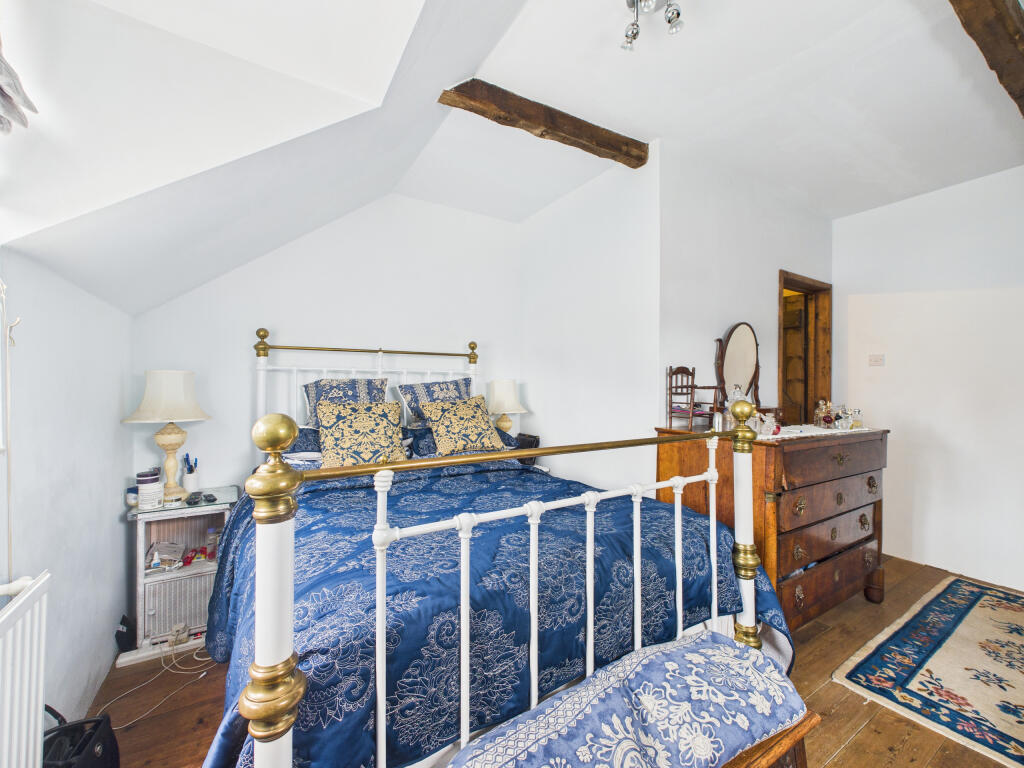 CAM02909G0-PR0488-STILL019