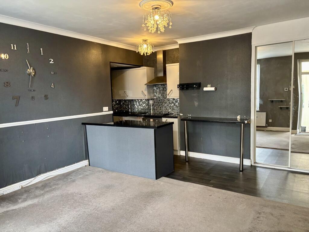 Lounge/Kitchen