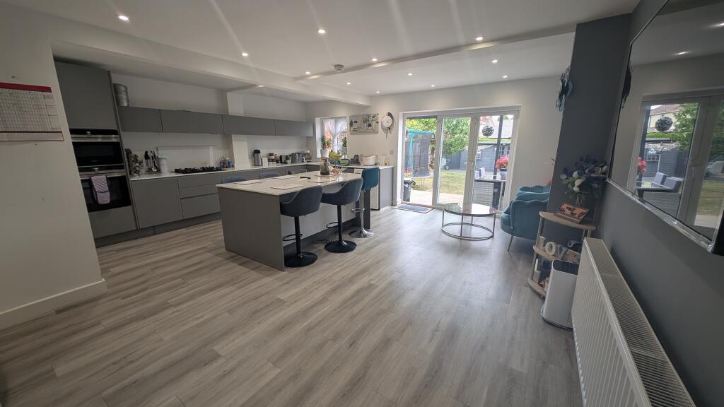 PXL_20250818_1504465