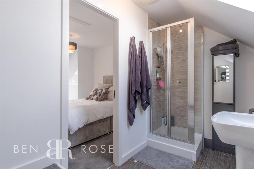 Master Ensuite