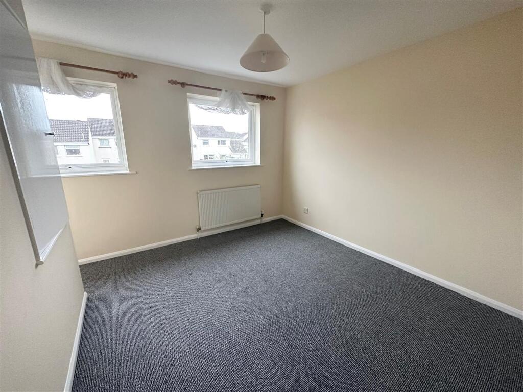 bedroom1.jpg