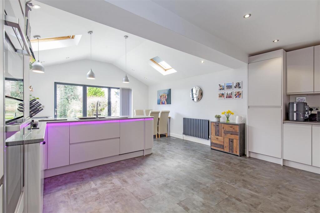 Kitchen-5.jpg