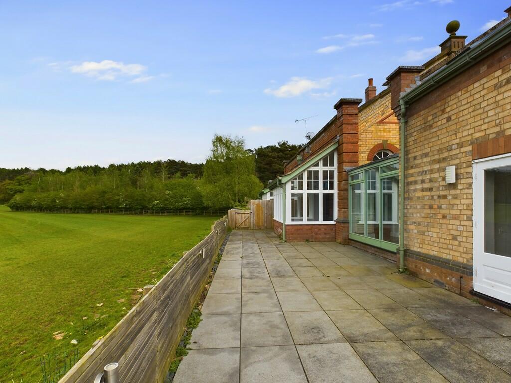 12-Rear_Garden-D
