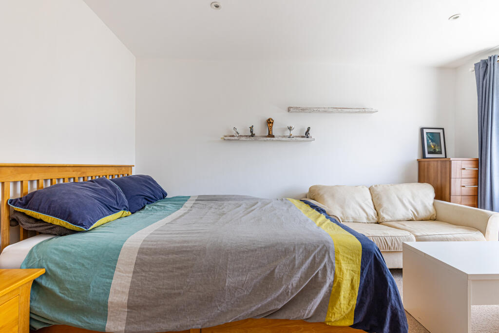 A46 - 6 Furzehill Road Heybrook Bay - 250718