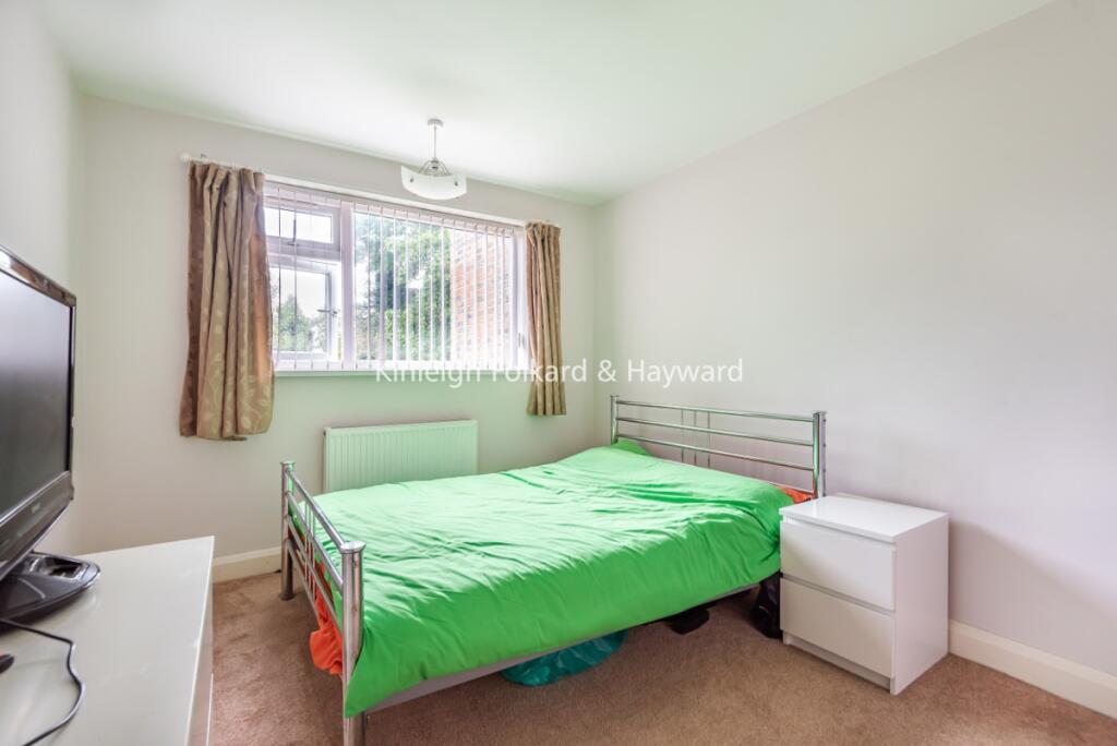 25d9d04b-ae6a-41d7-8