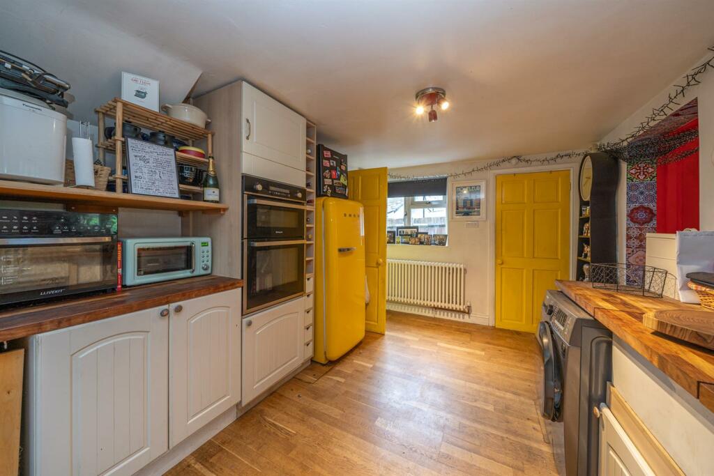 192-Lower-Luton-Road-04562.jpg