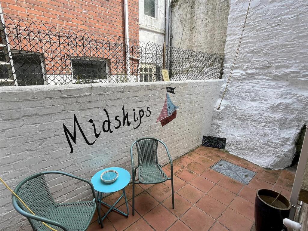 Courtyard.jpg