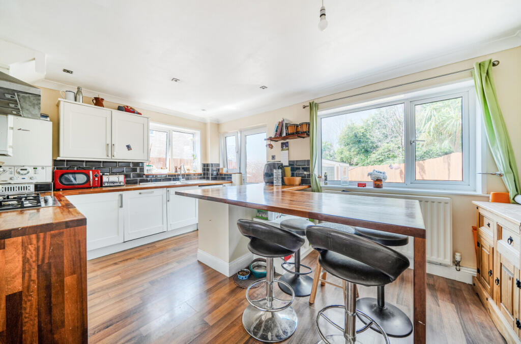 Kitchen/Breakfast Rm