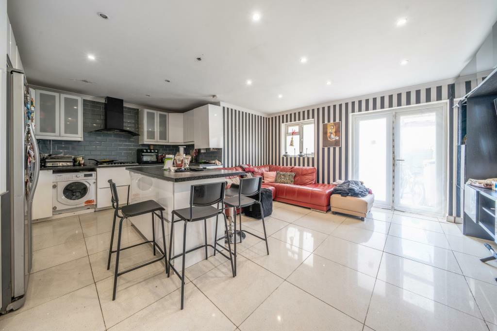 Kitchen/Dining Area