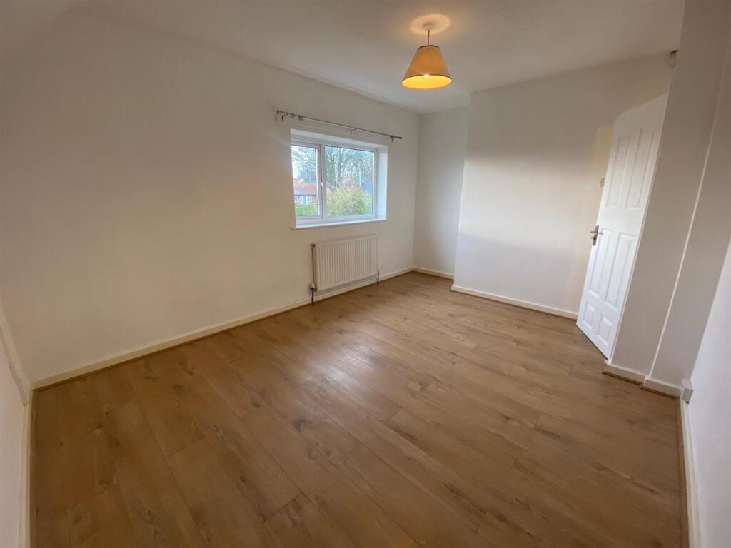 BEDROOM.jpg