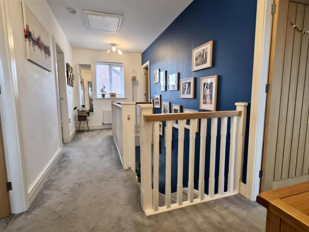 FIRST FLOOR LANDING