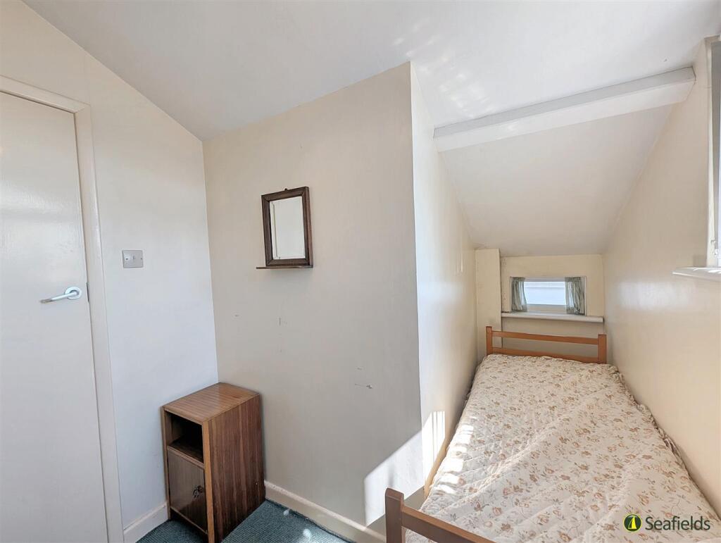 Bedroom 3/Study