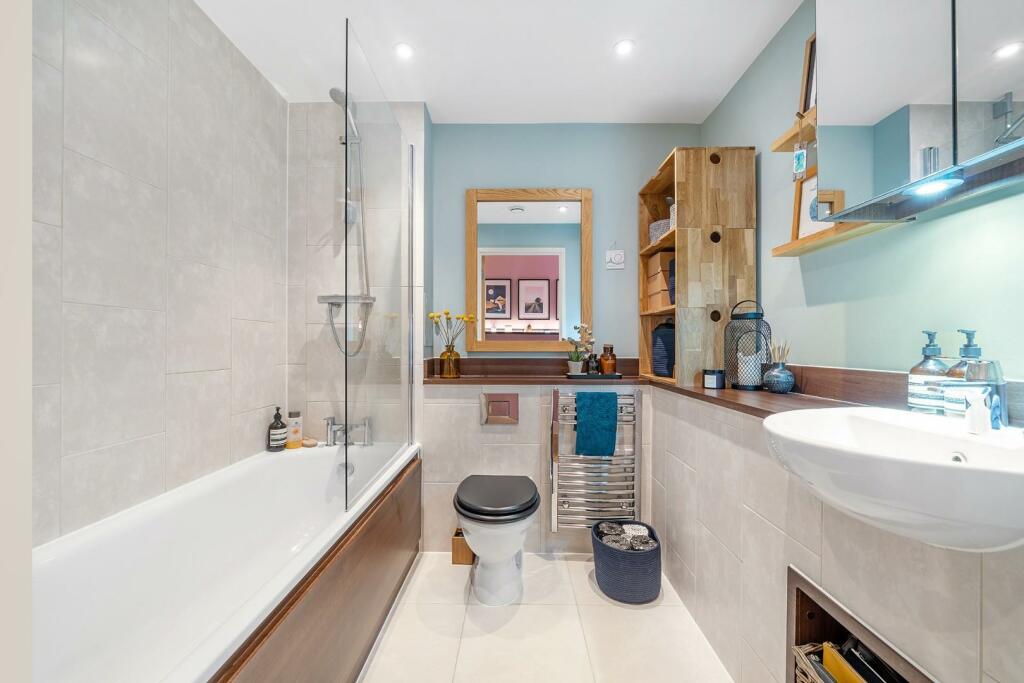 Bathroom.JPG
