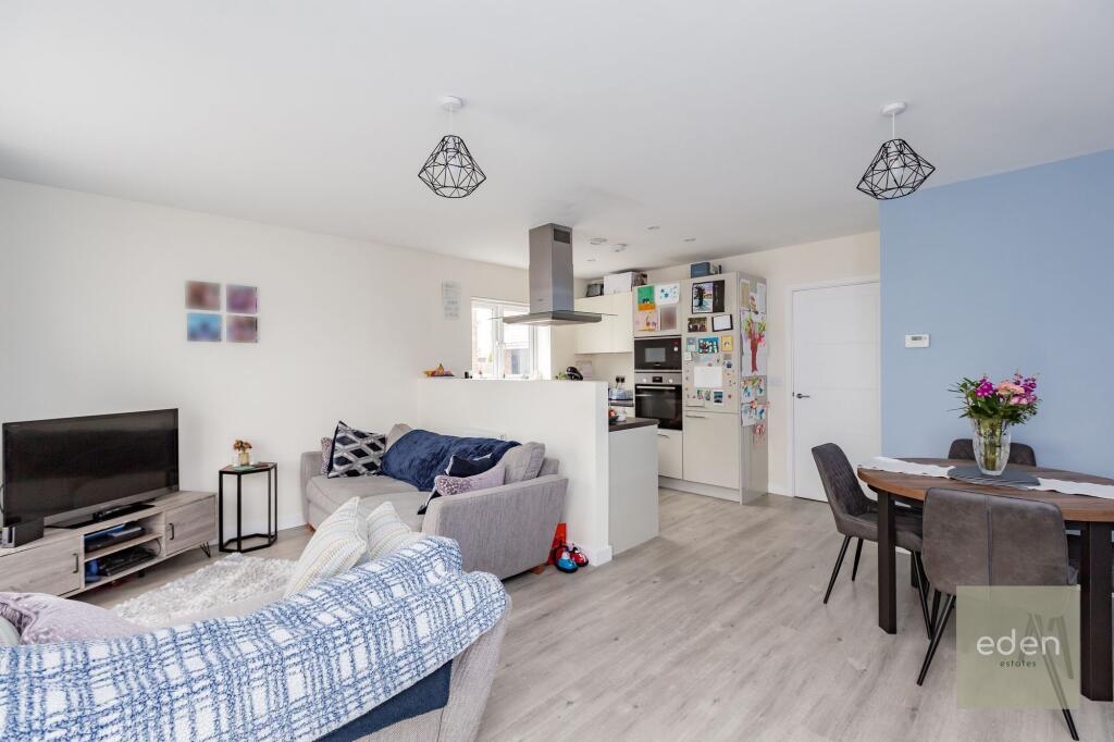 Lounge / Diner / Kitchen