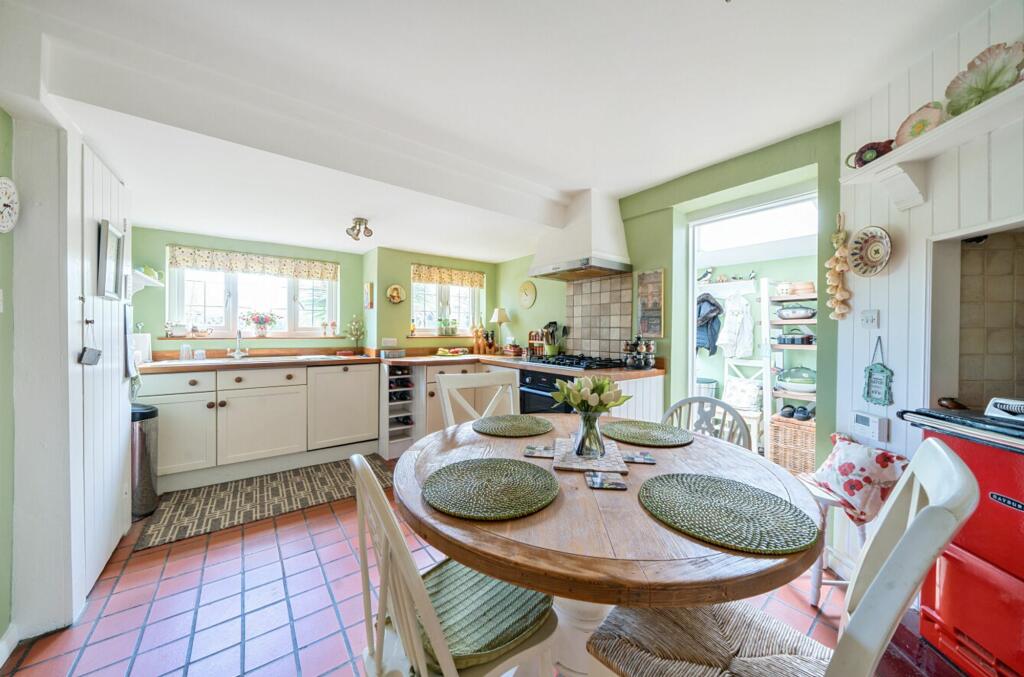 Kitchen breakfast room