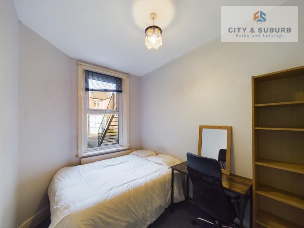 CAM01351G0-PR0121-STILL003