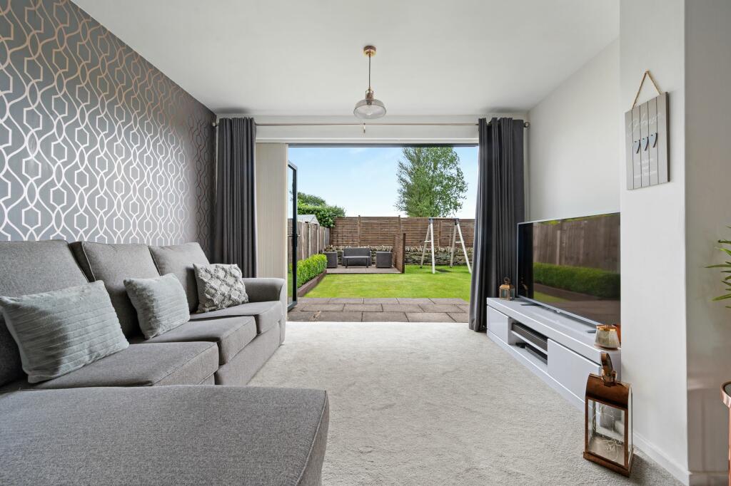 Open Plan Living / Dining Area