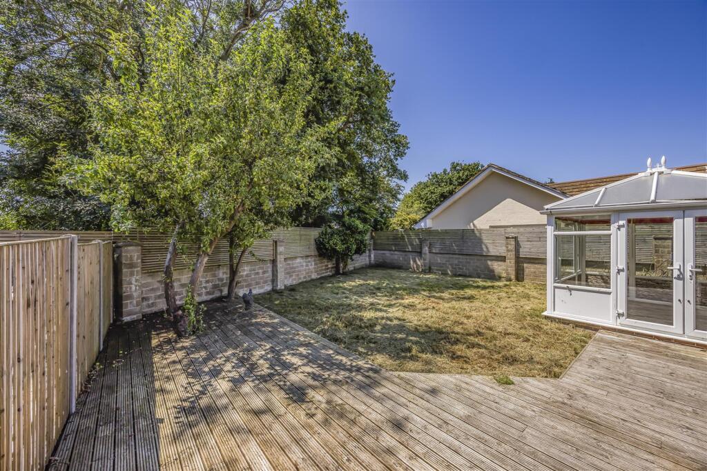 18 Warren Close, Hayling Island-PorticoMarketing-A