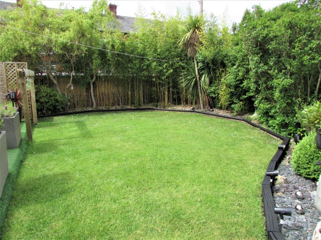 NormanSt19gdn6.JPG