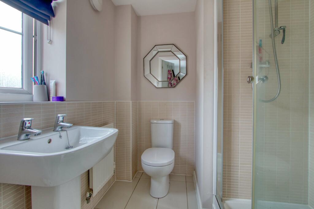 Ensuite to Bed 1