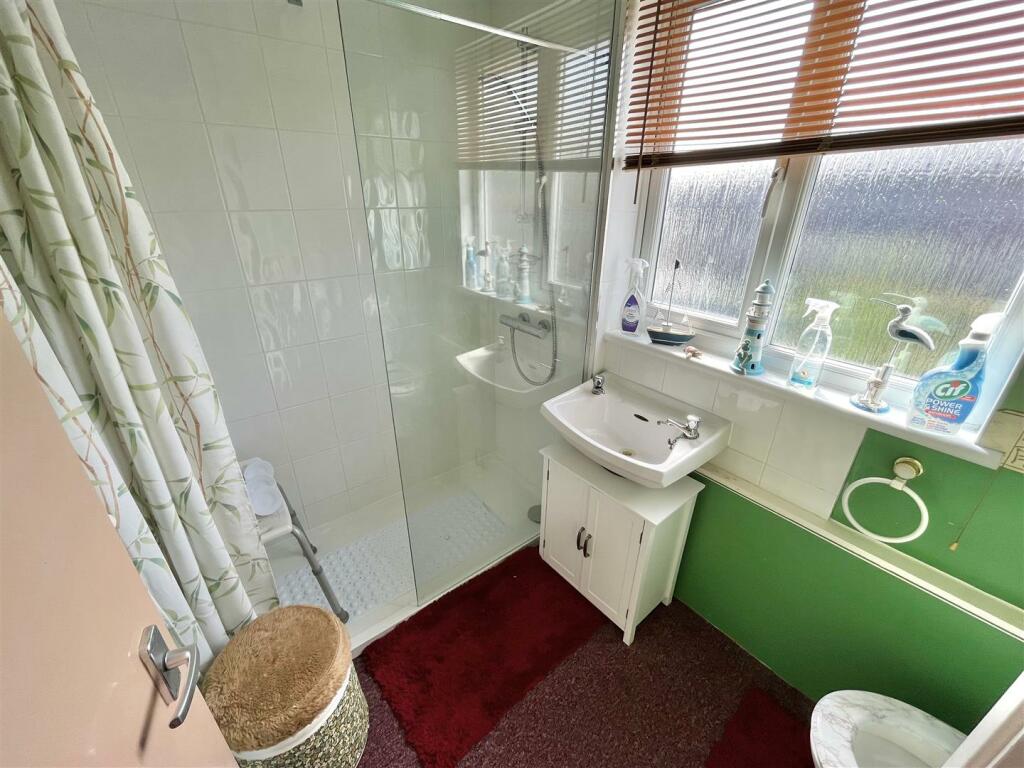 Shower Room.jpeg