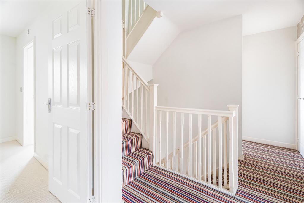 105 Farnborough Drive