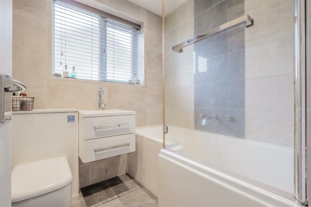 BATHROOM 1.jpg