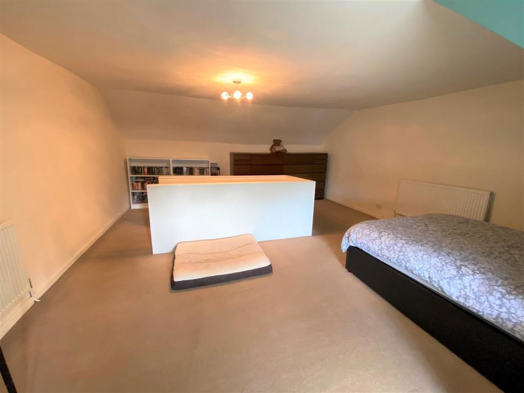 Bed1 pic3.jpg