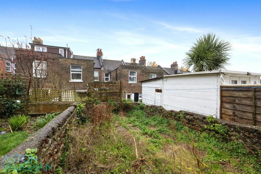 Totland Road, 23A-008.jpg
