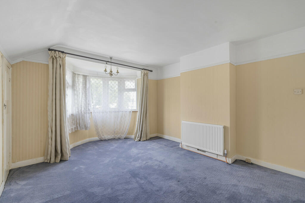 Bedroom 1 (2)