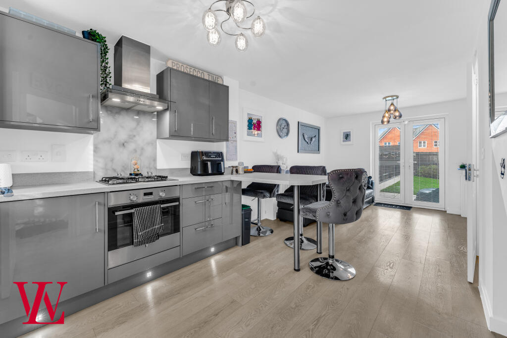 Kitchen / Living Space