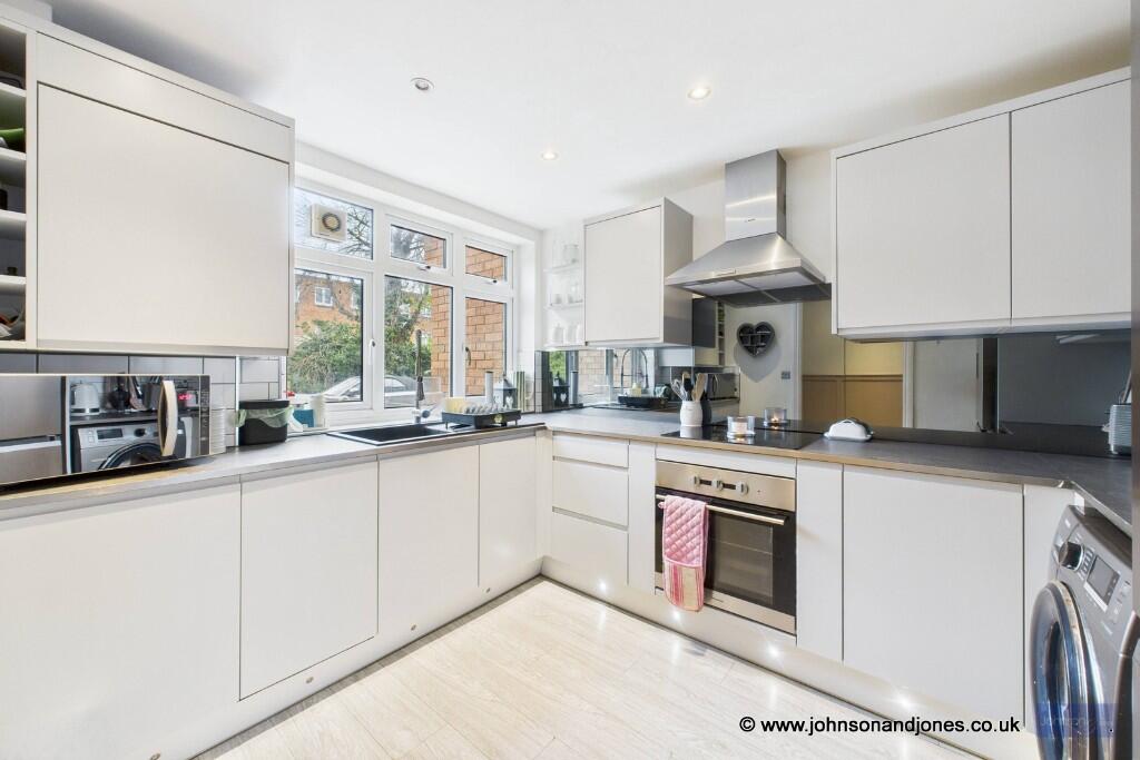 Heriot Road, Chertsey, Surrey, KT16