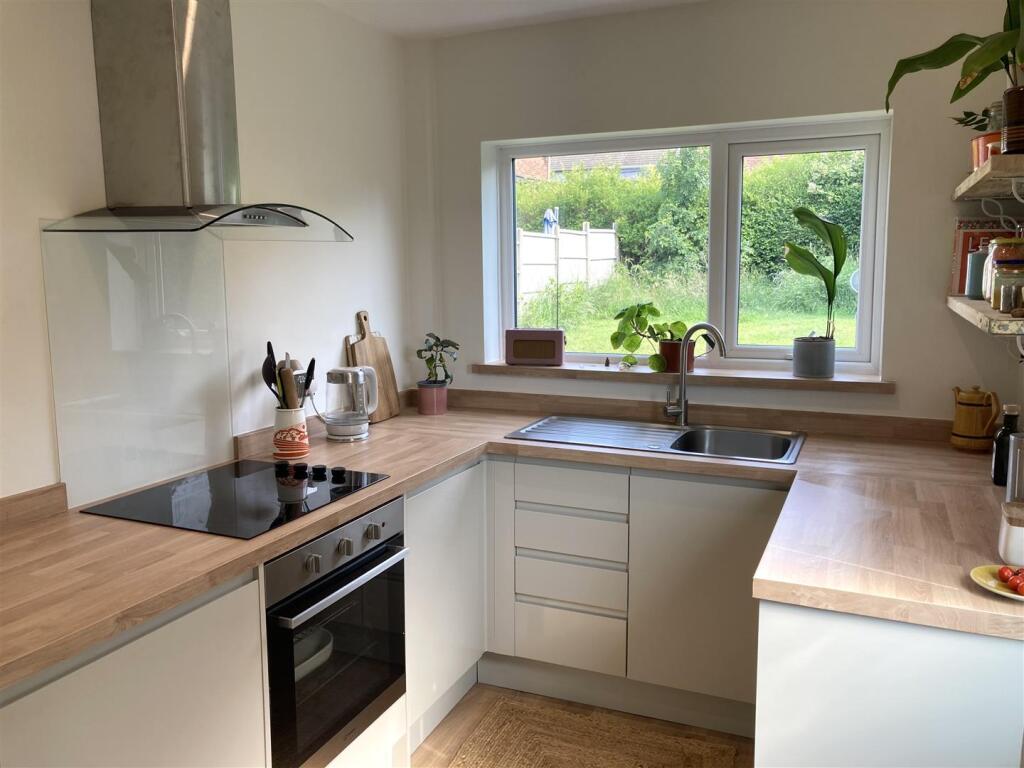 Re-fitted Kitchen 2.jpeg